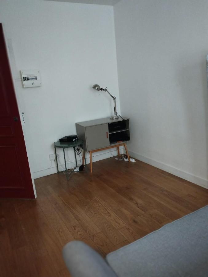 Studio 11 Calme Quartier Central, Animé, Proche Metro Appartement *