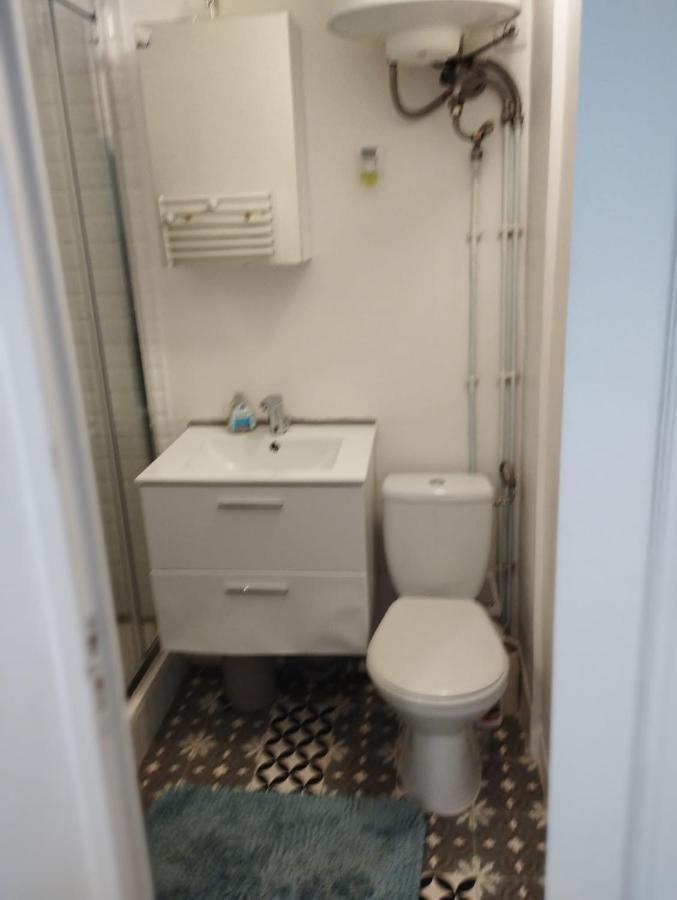 Studio 11 Calme Quartier Central, Animé, Proche Metro Appartement Paris